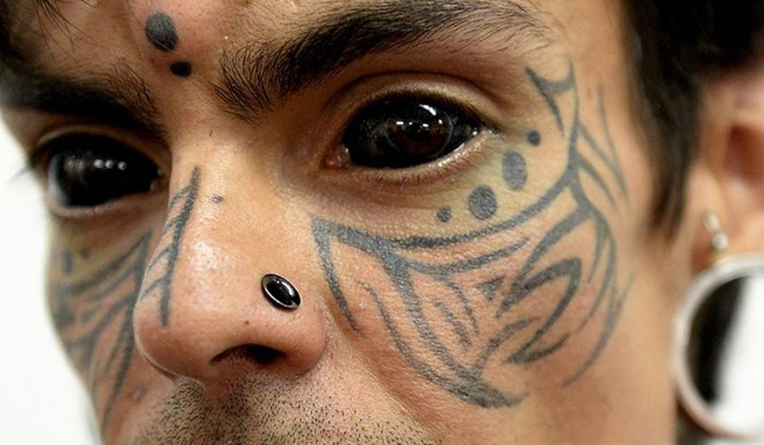 Eyeing an eyeball tattoo? Risks high, say experts | The Straits Times